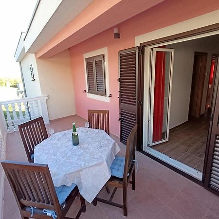 Apartmani Peko Pag Town Exterior foto