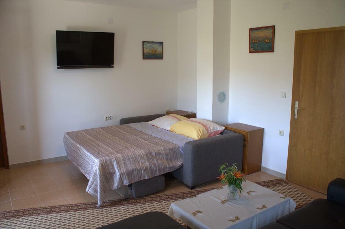Apartmani Peko Pag Town Exterior foto